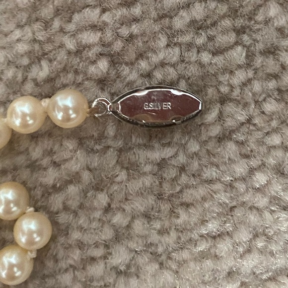 SOLD- Vintage Pearl Necklace - Picture 5 of 6